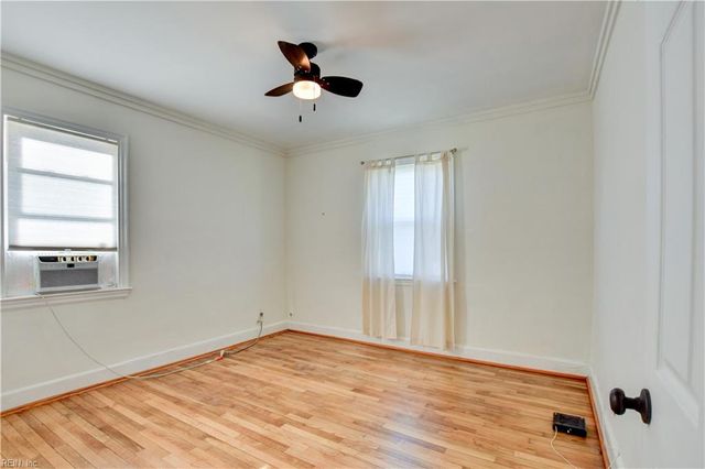 26 Monroe DR, Hampton, VA 23669