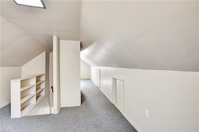 26 Monroe DR, Hampton, VA 23669