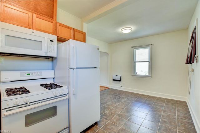 26 Monroe DR, Hampton, VA 23669