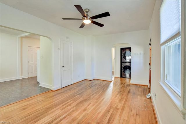 26 Monroe DR, Hampton, VA 23669