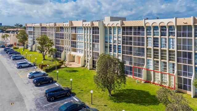 801 Three Islands Blvd 111, Hallandale Beach, FL 33009