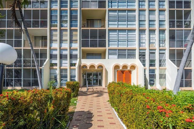 801 Three Islands Blvd 111, Hallandale Beach, FL 33009