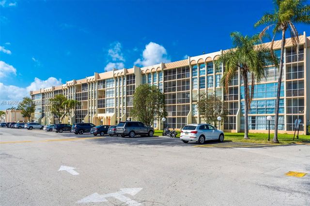 801 Three Islands Blvd 111, Hallandale Beach, FL 33009