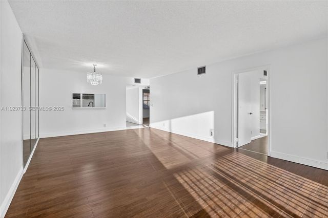 900 SW 128th Ave 306D, Pembroke Pines, FL 33027