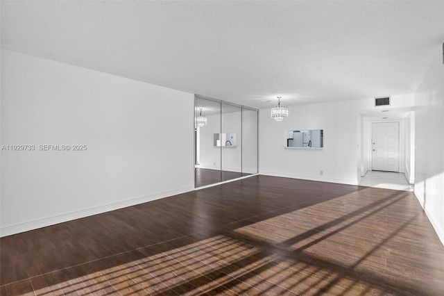 900 SW 128th Ave 306D, Pembroke Pines, FL 33027