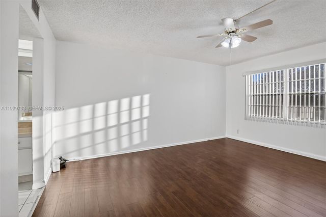 900 SW 128th Ave 306D, Pembroke Pines, FL 33027