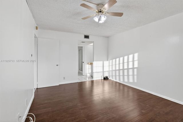 900 SW 128th Ave 306D, Pembroke Pines, FL 33027