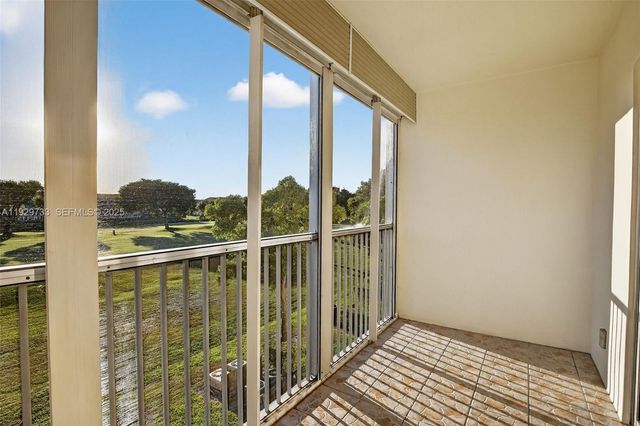 900 SW 128th Ave 306D, Pembroke Pines, FL 33027