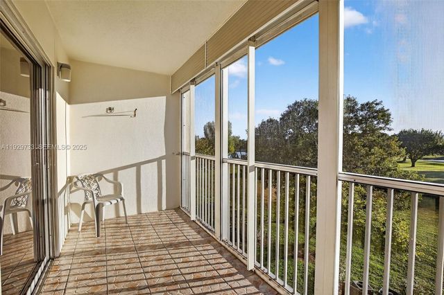 900 SW 128th Ave 306D, Pembroke Pines, FL 33027