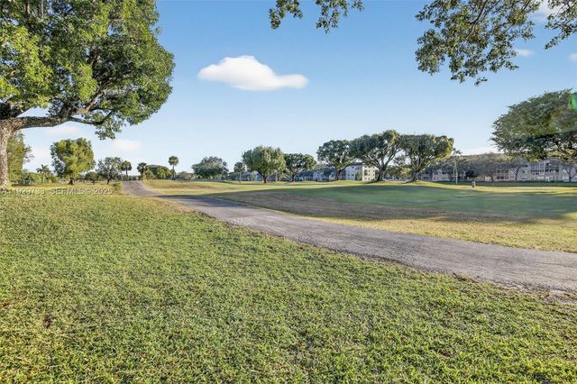 900 SW 128th Ave 306D, Pembroke Pines, FL 33027