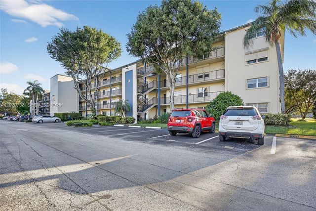 900 SW 128th Ave 306D, Pembroke Pines, FL 33027