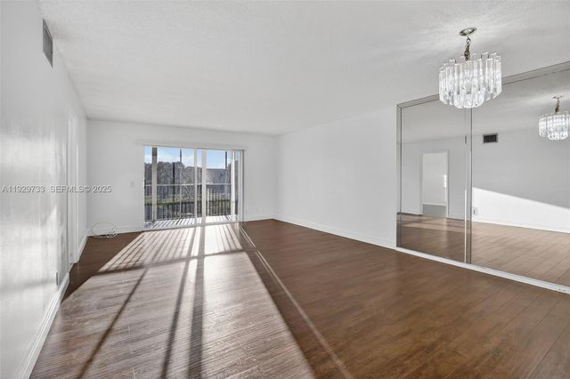 900 SW 128th Ave 306D, Pembroke Pines, FL 33027