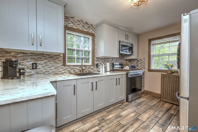 59 Hayward Road, Hamden, CT 06514