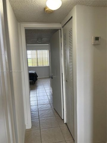 10900 SW 104th St 303, Miami, FL 33176