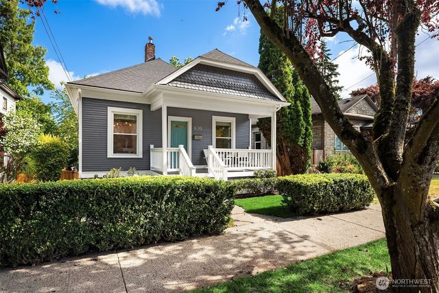 830 NE 59th Street, Seattle, WA 98105