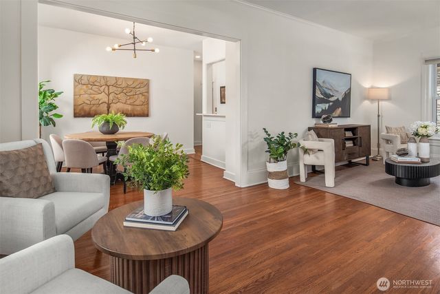 830 NE 59th Street, Seattle, WA 98105