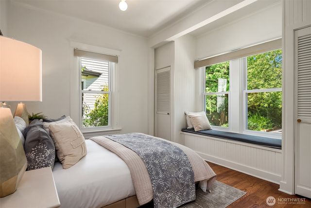 830 NE 59th Street, Seattle, WA 98105