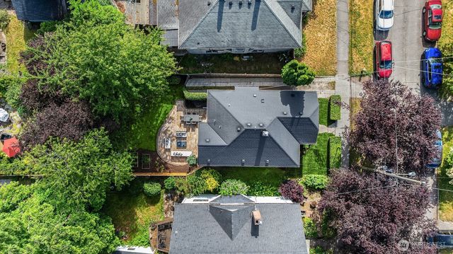 830 NE 59th Street, Seattle, WA 98105