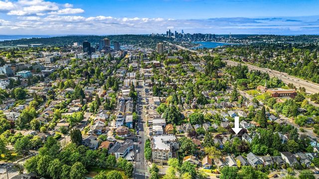 830 NE 59th Street, Seattle, WA 98105
