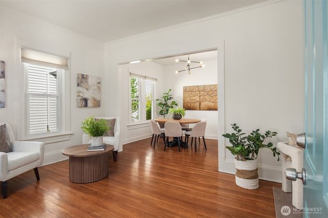 830 NE 59th Street, Seattle, WA 98105