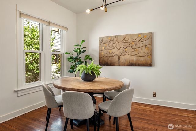 830 NE 59th Street, Seattle, WA 98105