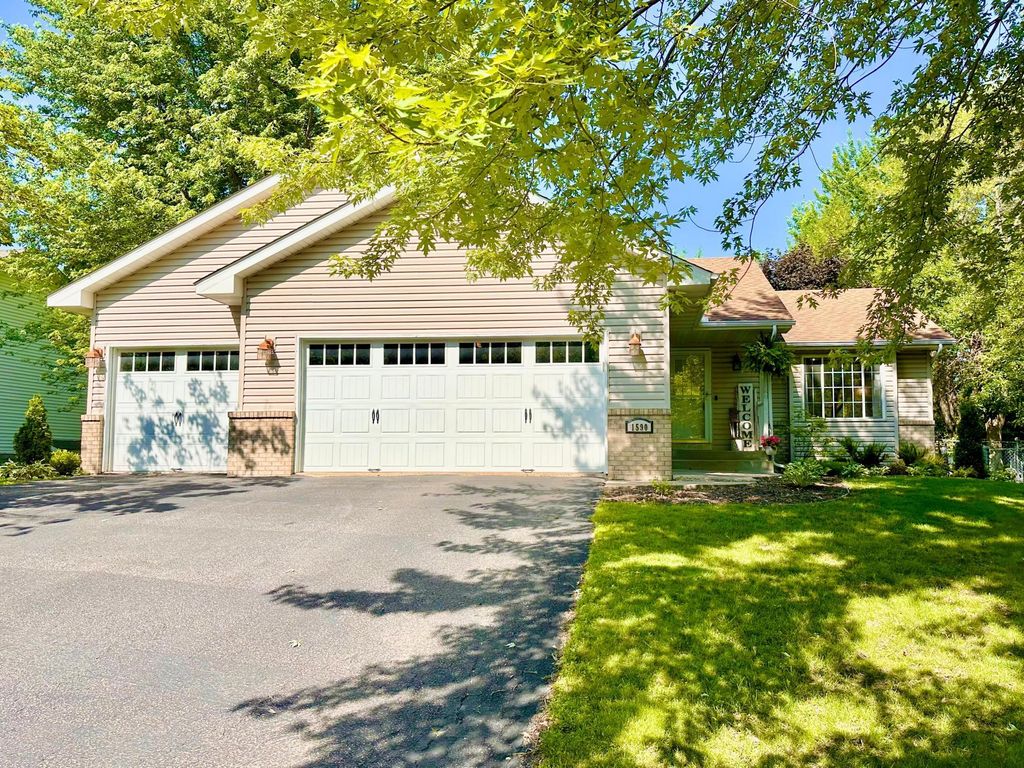 1590 Fountain Lane, Waconia, MN 55387
