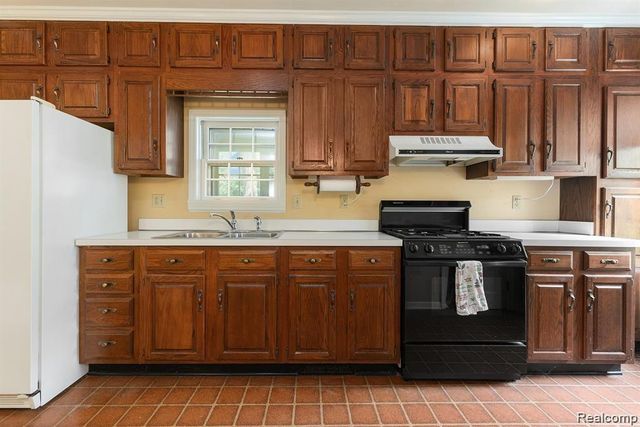 1111 W Park Street, Lapeer, MI 48446