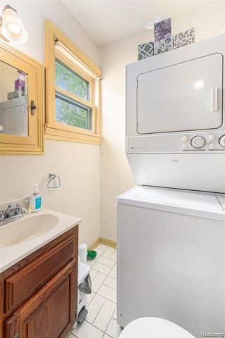 1111 W Park Street, Lapeer, MI 48446