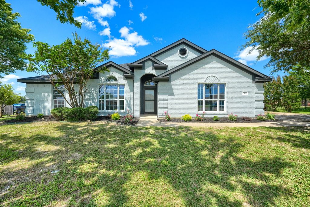 123 Rolling Spring Drive, Aledo, TX 76008