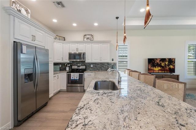 730 95th AVE N, Naples, FL 34108