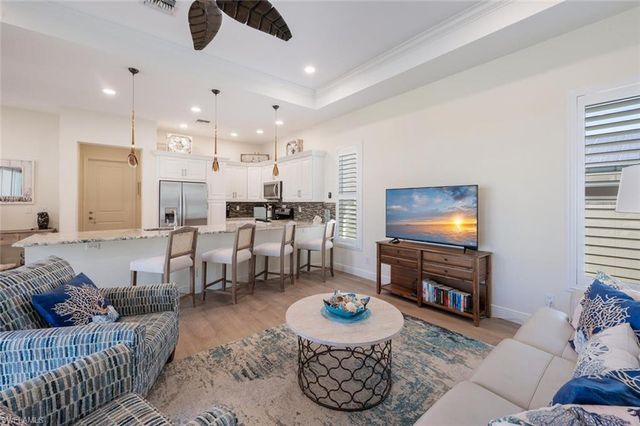 730 95th AVE N, Naples, FL 34108