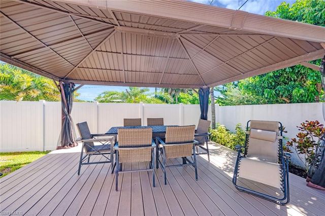 730 95th AVE N, Naples, FL 34108