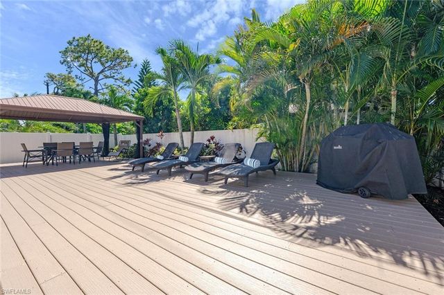 730 95th AVE N, Naples, FL 34108