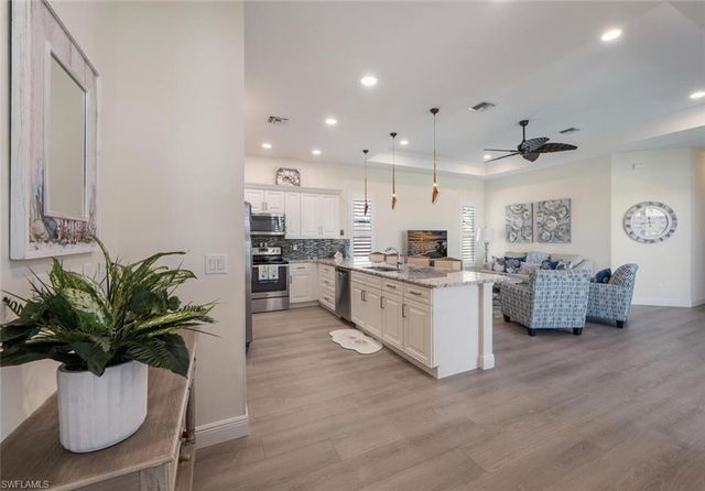 730 95th AVE N, Naples, FL 34108