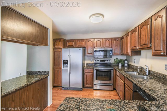 20807 E Glen Haven Circle, Novi, MI 48167