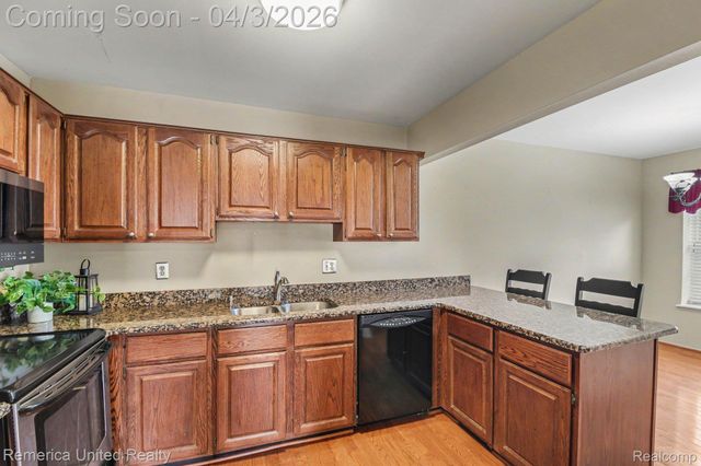 20807 E Glen Haven Circle, Novi, MI 48167