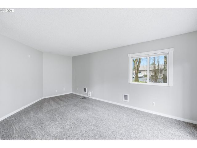 912 Ne HACIENDA Ct, Gresham, OR 97030