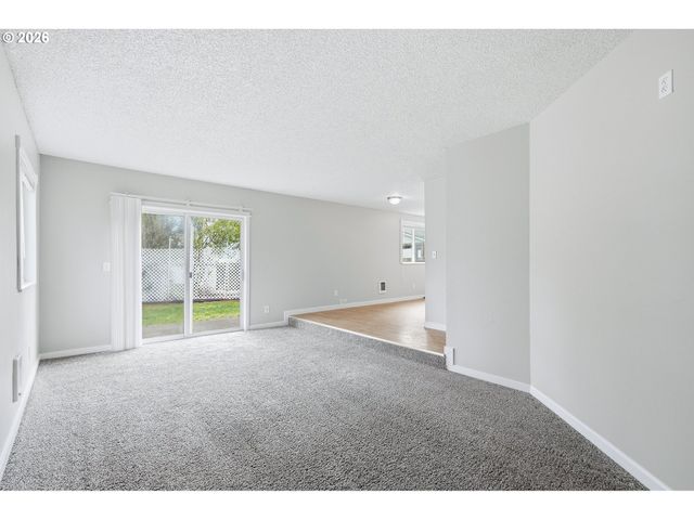 912 Ne HACIENDA Ct, Gresham, OR 97030