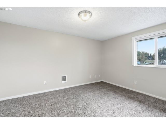 912 Ne HACIENDA Ct, Gresham, OR 97030