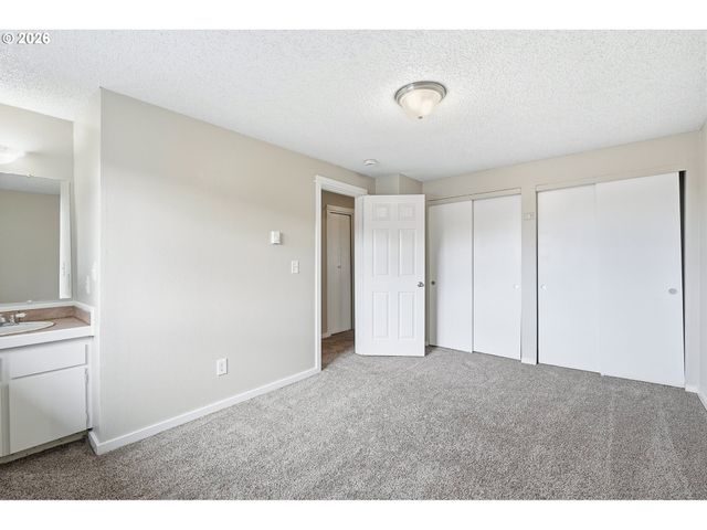 912 Ne HACIENDA Ct, Gresham, OR 97030