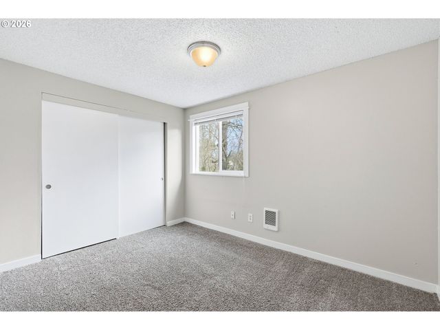 912 Ne HACIENDA Ct, Gresham, OR 97030