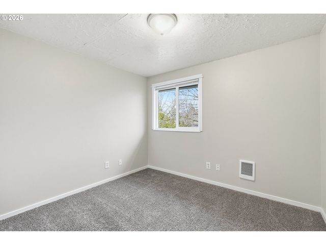 912 Ne HACIENDA Ct, Gresham, OR 97030