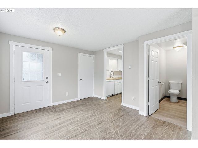 912 Ne HACIENDA Ct, Gresham, OR 97030