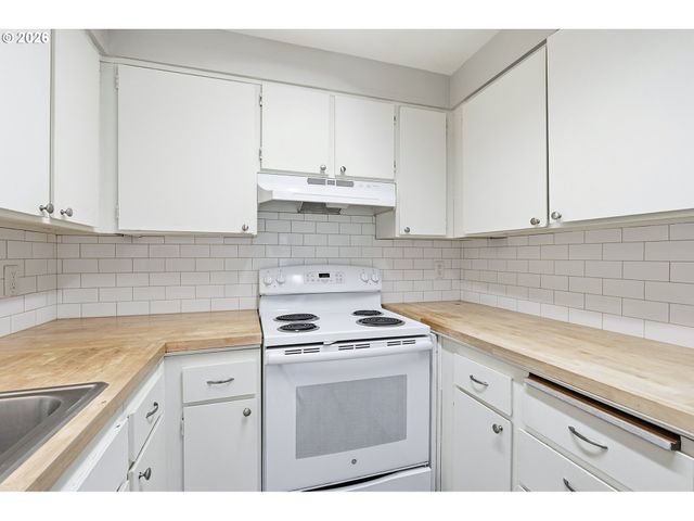 912 Ne HACIENDA Ct, Gresham, OR 97030