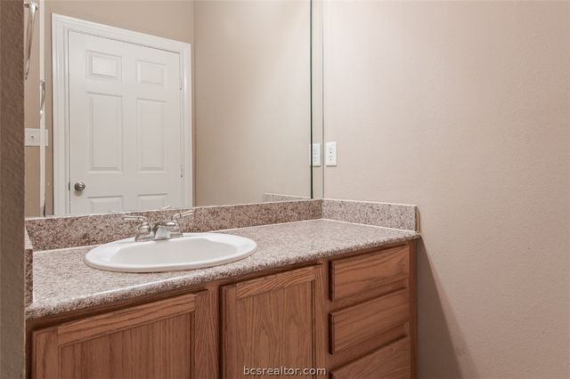 801 Luther Street W 805, College Station, TX 77840