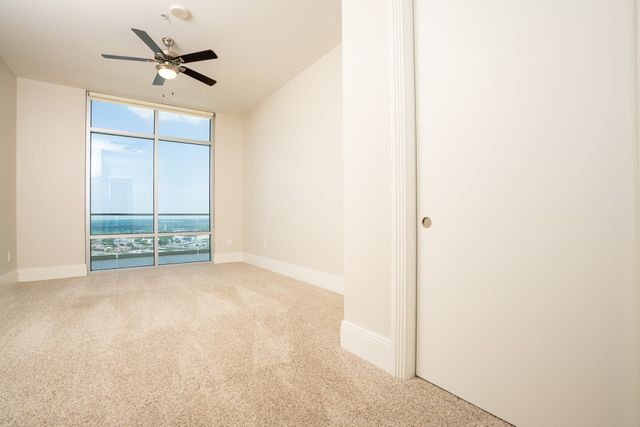 8066 Park Lane 2015, Dallas, TX 75231