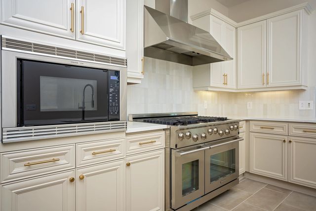 8066 Park Lane 2015, Dallas, TX 75231