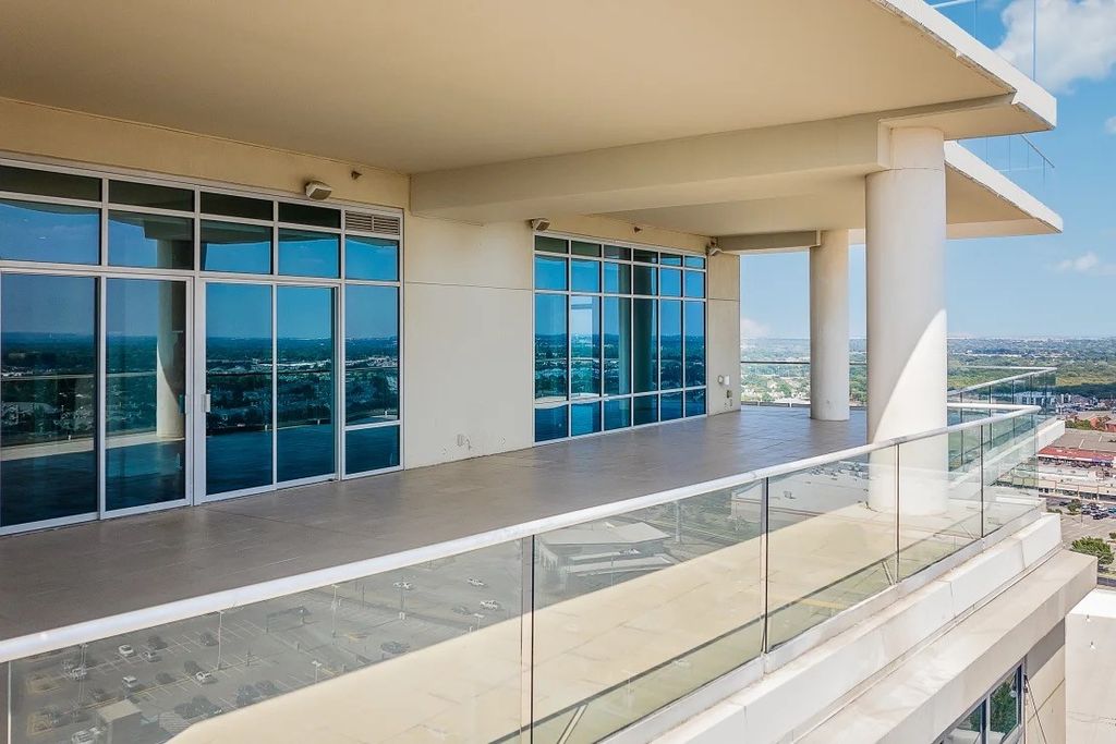8066 Park Lane 2015, Dallas, TX 75231