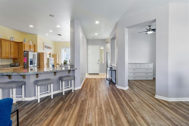 9501 Misty Cove Ln, Elk Grove, CA 95758