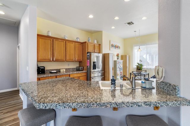 9501 Misty Cove Ln, Elk Grove, CA 95758